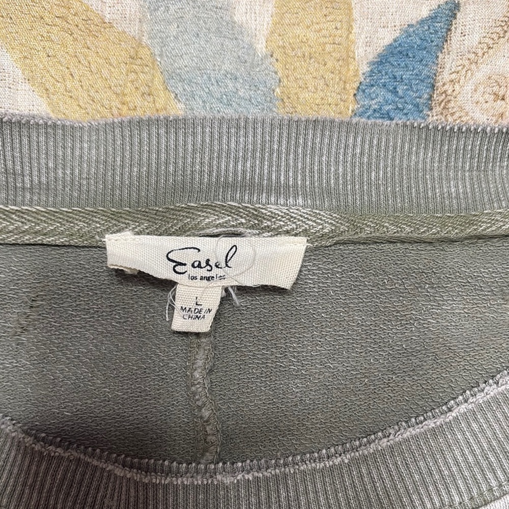 Easel Gray Textured T-Shirt - Picture 2 of 10